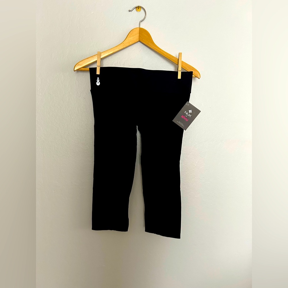 NWT NUX for AHNU Hailey Capri Leggings
